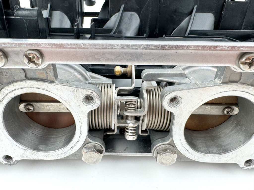 2019 Yamaha 150 HP 4 Stroke Outboard Intake Manifold & Throttle Body 63P-13751-20-00 OEM