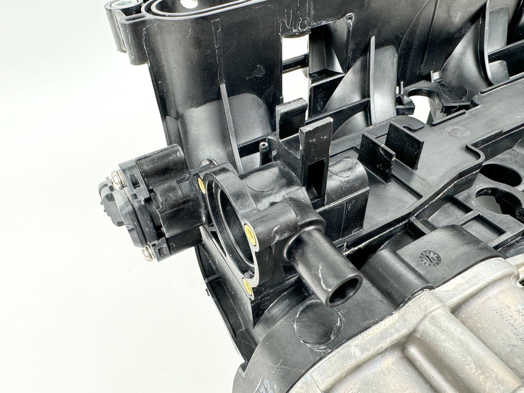 2019 Yamaha 150 HP 4 Stroke Outboard Intake Manifold & Throttle Body 63P-13751-20-00 OEM