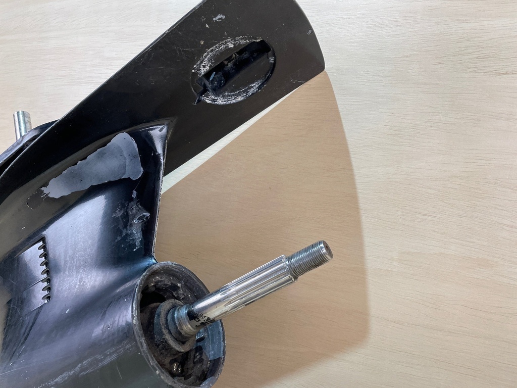 Mercury Verado 250HP Lower Unit Gear Case RH Standard Rotation