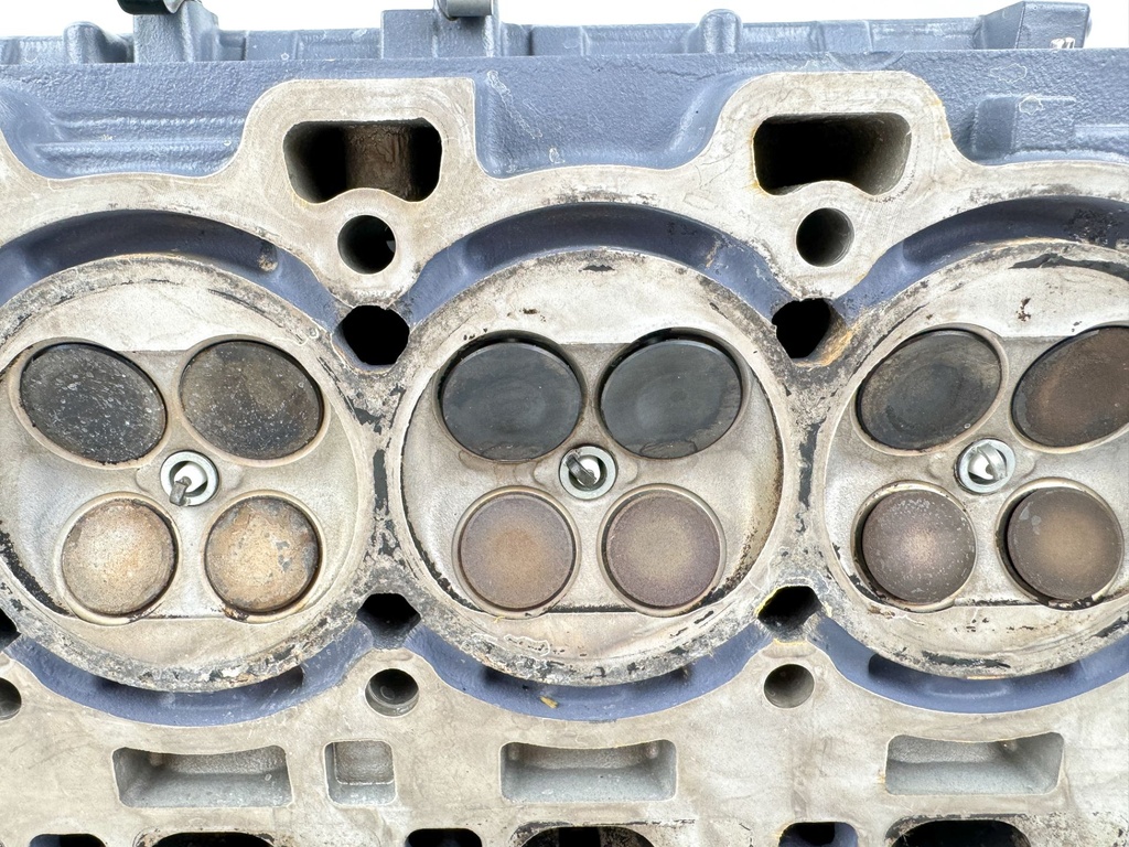 2001 Yamaha 80 HP 4 Stroke Outboard Cylinder Head 67F-W009A-02-1S OEM