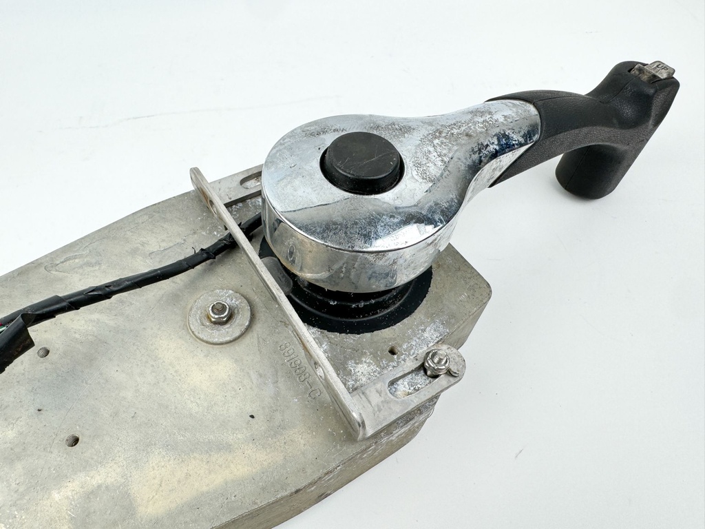 Mercury Quicksilver Outboard Top Mount Binnacle Control Box 883711A12 No Cover