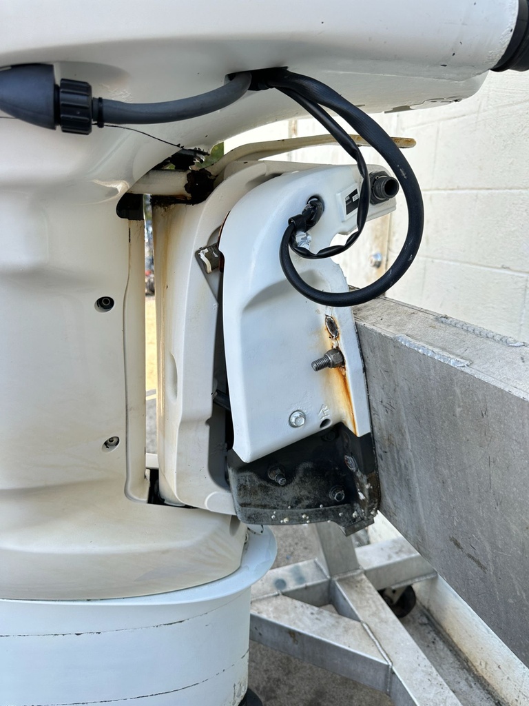 2013 Yamaha 350HP 4 Stroke Outboard Engine 35" Shaft 786 Hours