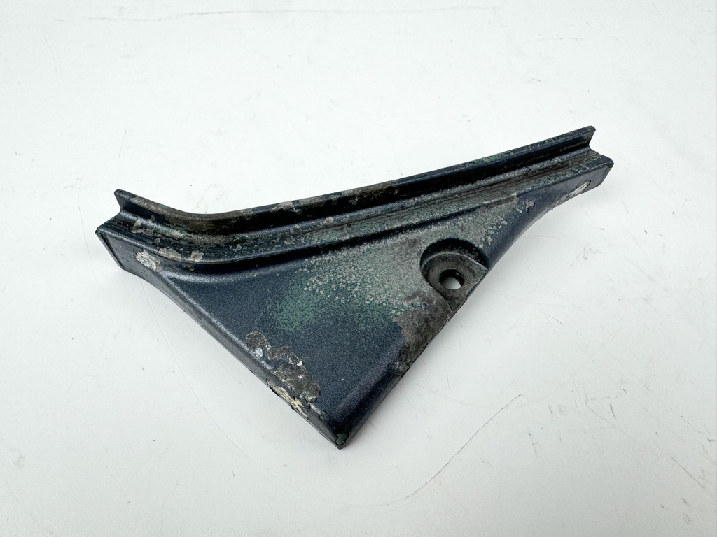 2001 Yamaha 80 HP 4 Stroke Outboard Cable Cover Plate 67F-42738-00-5B OEM