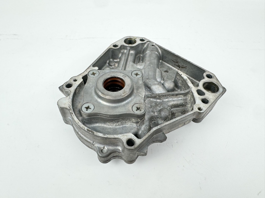 2001 Yamaha 80 HP 4 Stroke Outboard Oil Pump 67F-13300-00-00 OEM