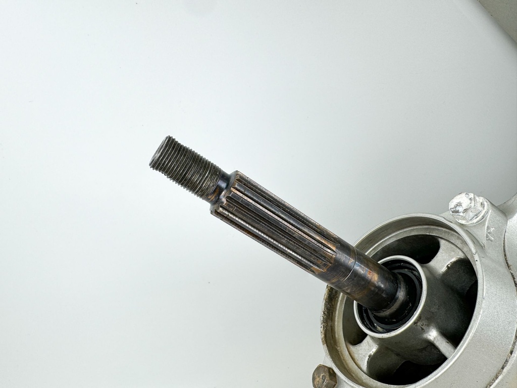 1999-2004 Honda 130 HP 4 Stroke Outboard Lower Unit Gear Case 41100-ZW5-810ZA