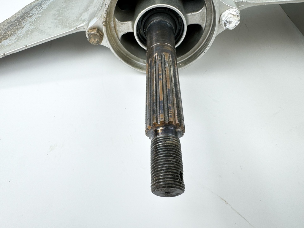 1999-2004 Honda 130 HP 4 Stroke Outboard Lower Unit Gear Case 41100-ZW5-810ZA