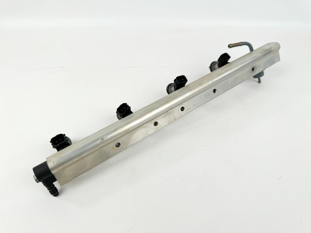 2004 Honda 130 HP 4 Stroke Outboard Fuel Injector Set W/ Rail 16406-ZW5-000 OEM