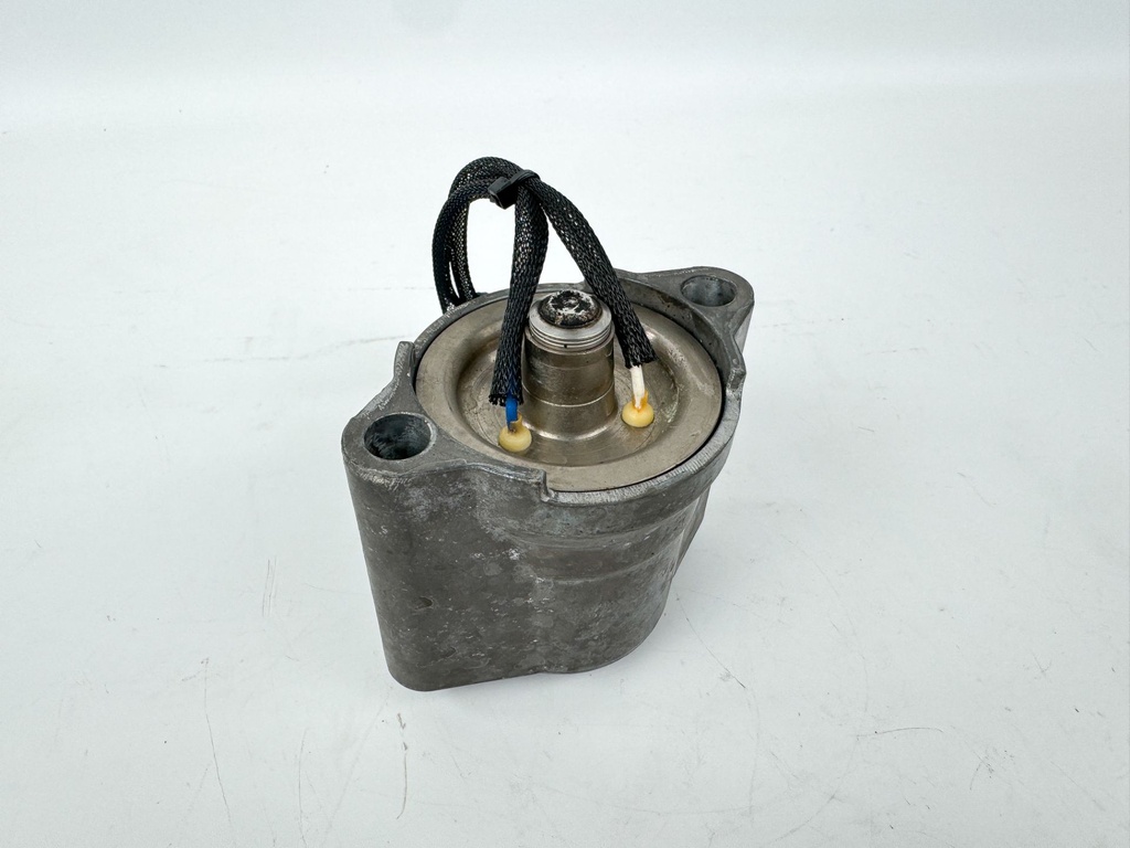 2015 Evinrude 30 HP 2 Stroke Outboard Fuel Injector 5008837 OEM