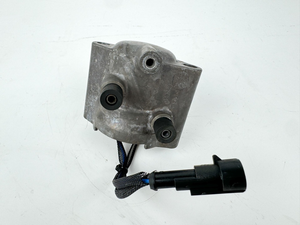 2015 Evinrude 30 HP 2 Stroke Outboard Fuel Injector 5008837 OEM