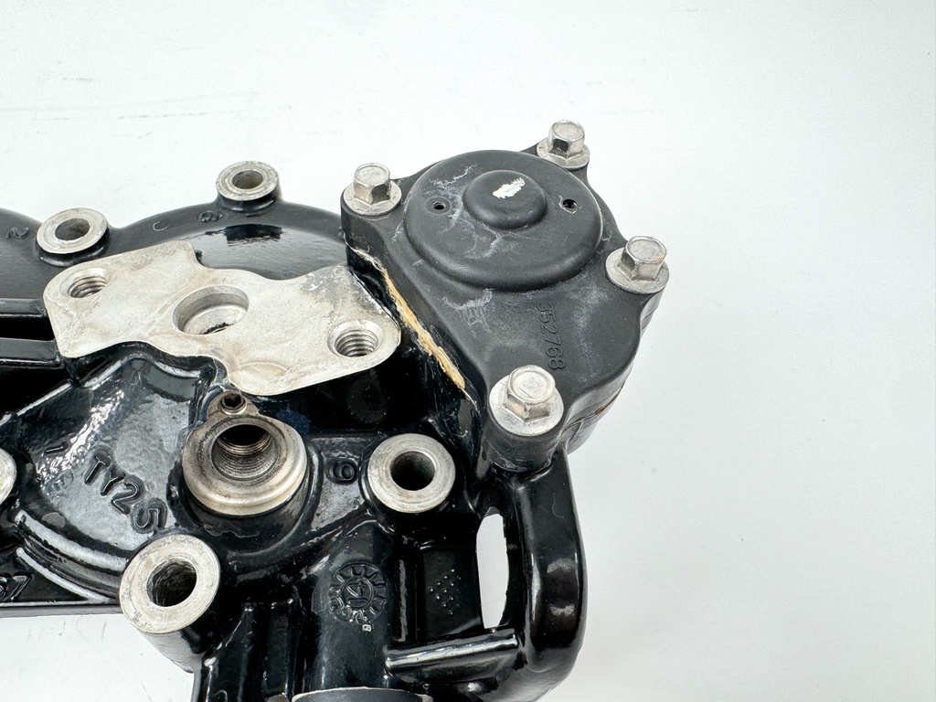 2015 Evinrude 30 HP 2 Stroke Outboard Cylinder Head 0355133 OEM