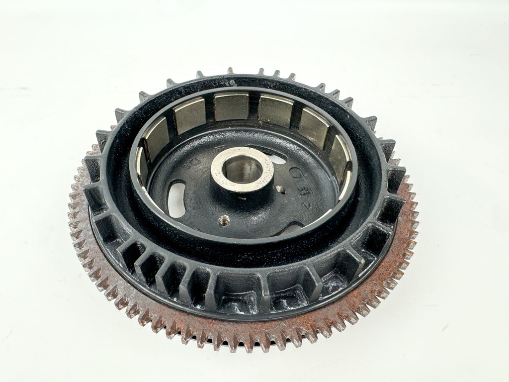 2015 Evinrude 30 HP 2 Stroke Outboard Flywheel Rope Start 0587103 OEM