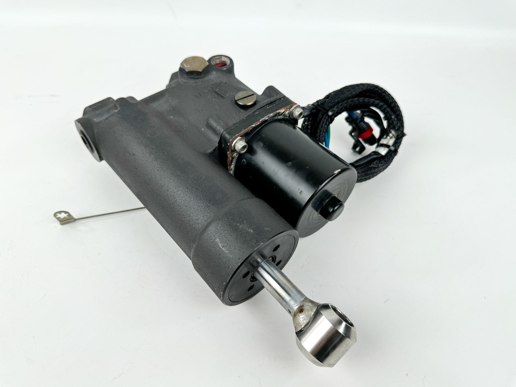 2015 Evinrude 30 HP 2 Stroke Outboard Power Trim Tilt Unit 5007774 OEM