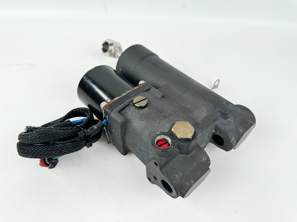 2015 Evinrude 30 HP 2 Stroke Outboard Power Trim Tilt Unit 5007774 OEM