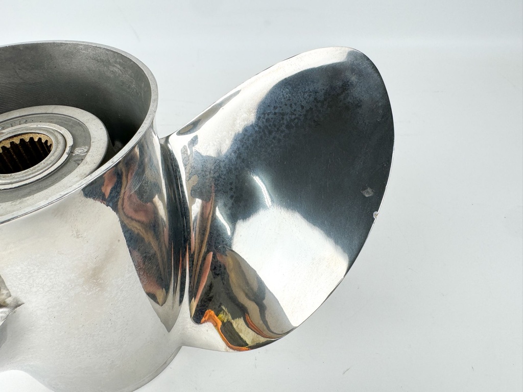 Solas Titan 3 Blade 14-1/4 X 22P Propeller 8651-143-22