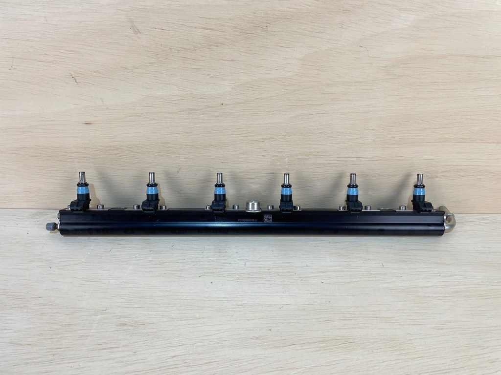 Mercury Verado 350HP Outboard Fuel Injector Set W/ Rail 8M0132732