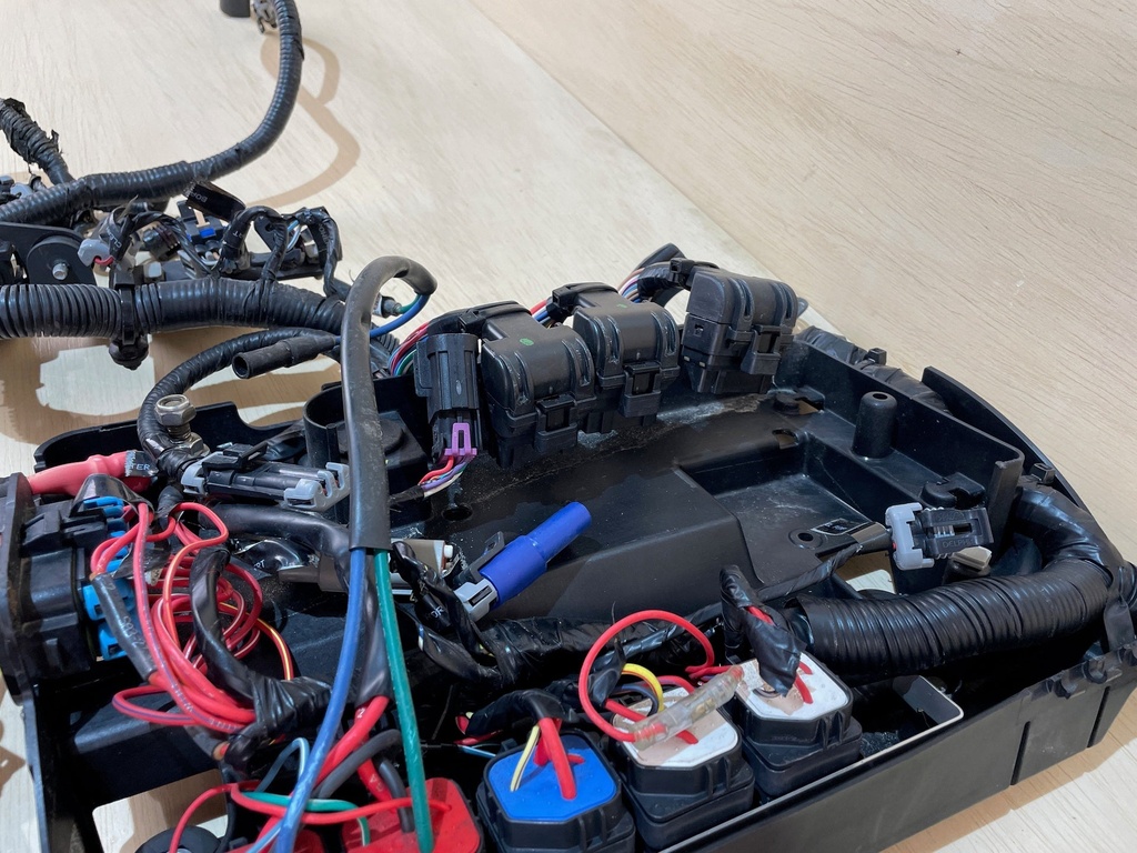 Mercury Verado 350HP Outboard Engine Wiring Harness 8M0102454 - Damaged