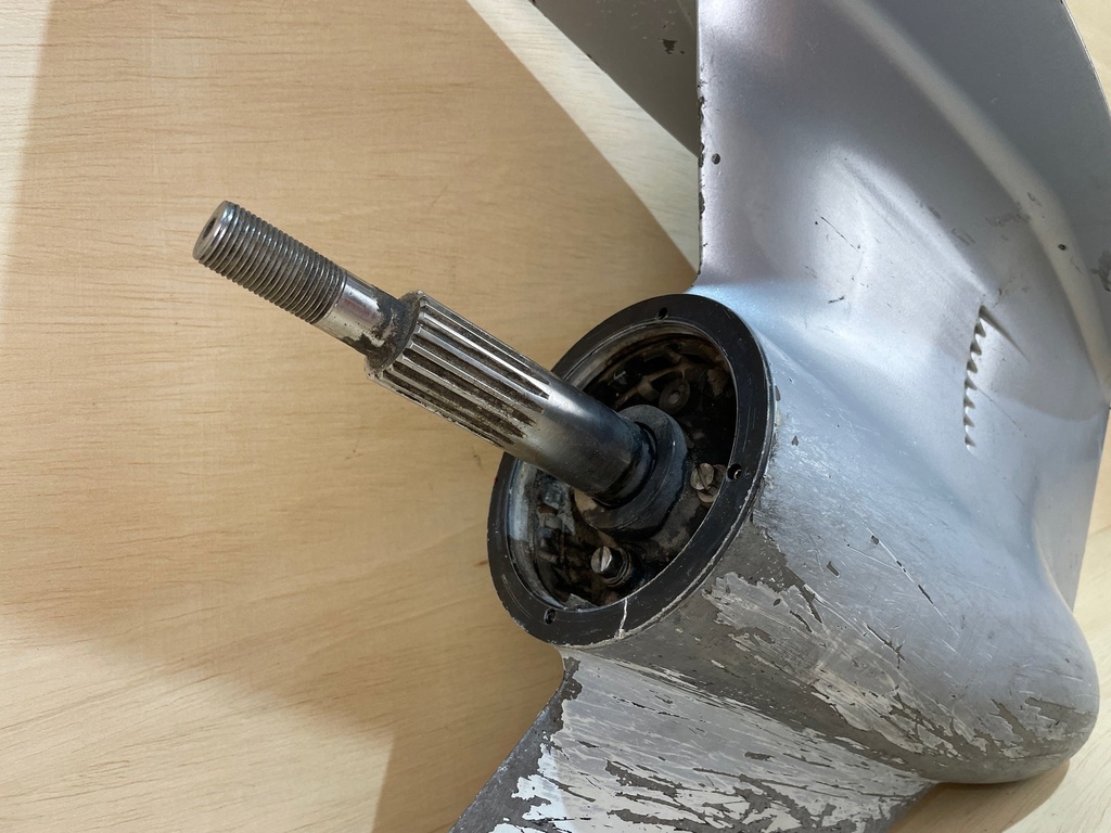 Mercury Verado 350HP 25" Gear Case Lower Unit RH 5.44 Torpedo - 8M0102481