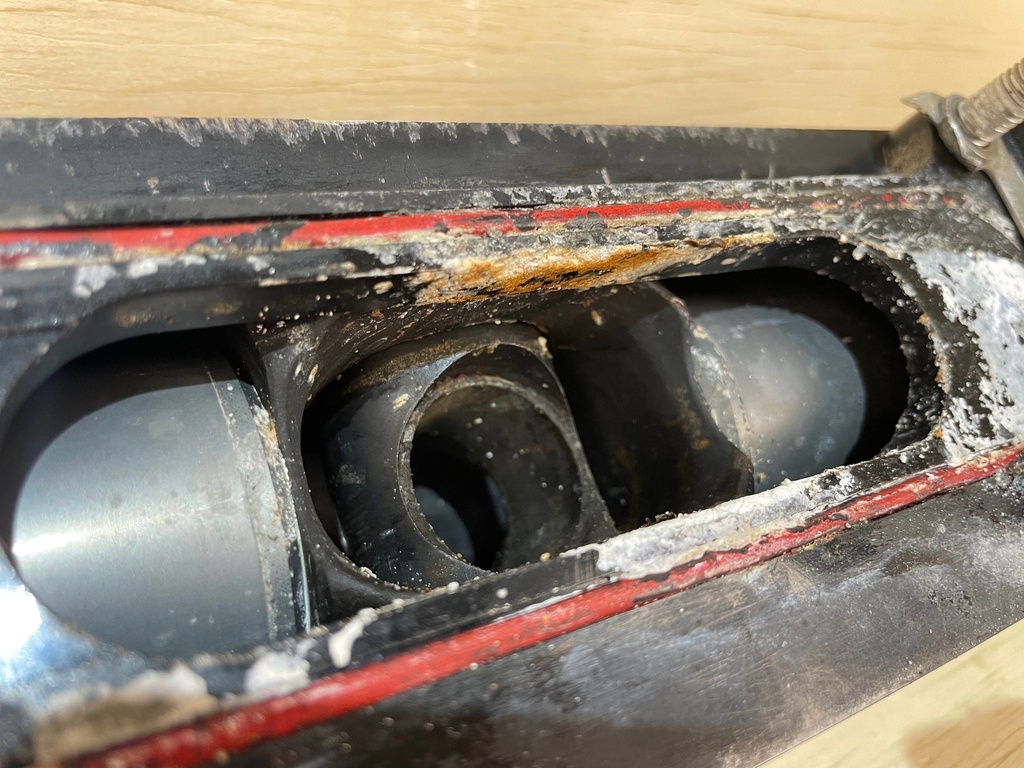 Mercury Verado 250HP Outboard Steering Cylinder 896500A01 - For Repair