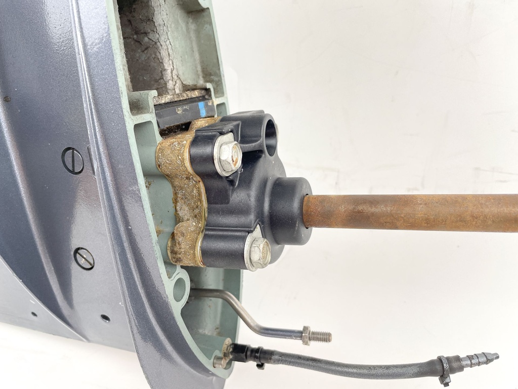 1995-2001 Yamaha 30HP 2 Stroke Outboard 15" Short Shaft Lower Unit Gear Case