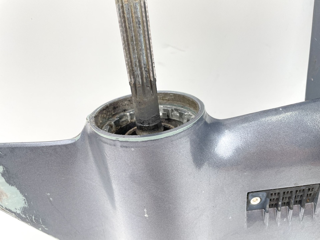 1995-2001 Yamaha 30HP 2 Stroke Outboard 15" Short Shaft Lower Unit Gear Case