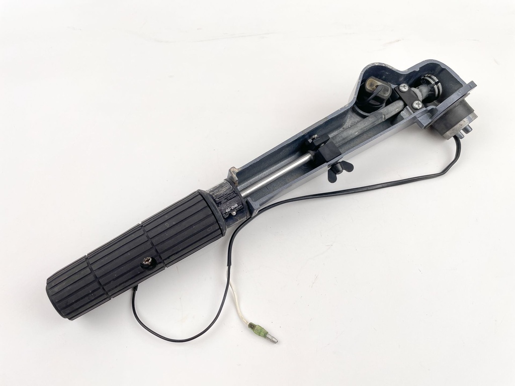 2002 Yamaha 9.9 HP 2 Stroke Outboard Tiller Steering Handle 63V-42111-00-4D OEM