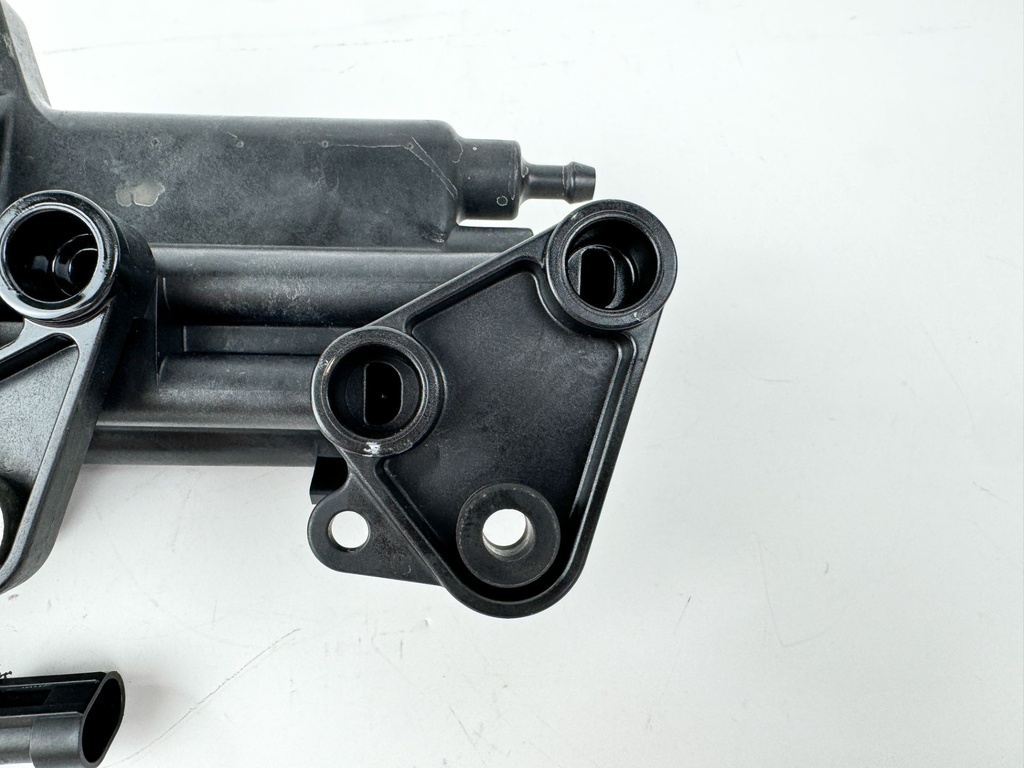 2015 Evinrude 30 HP 2 Stroke Outboard Vapor Separator Tank VST 5007896 OEM