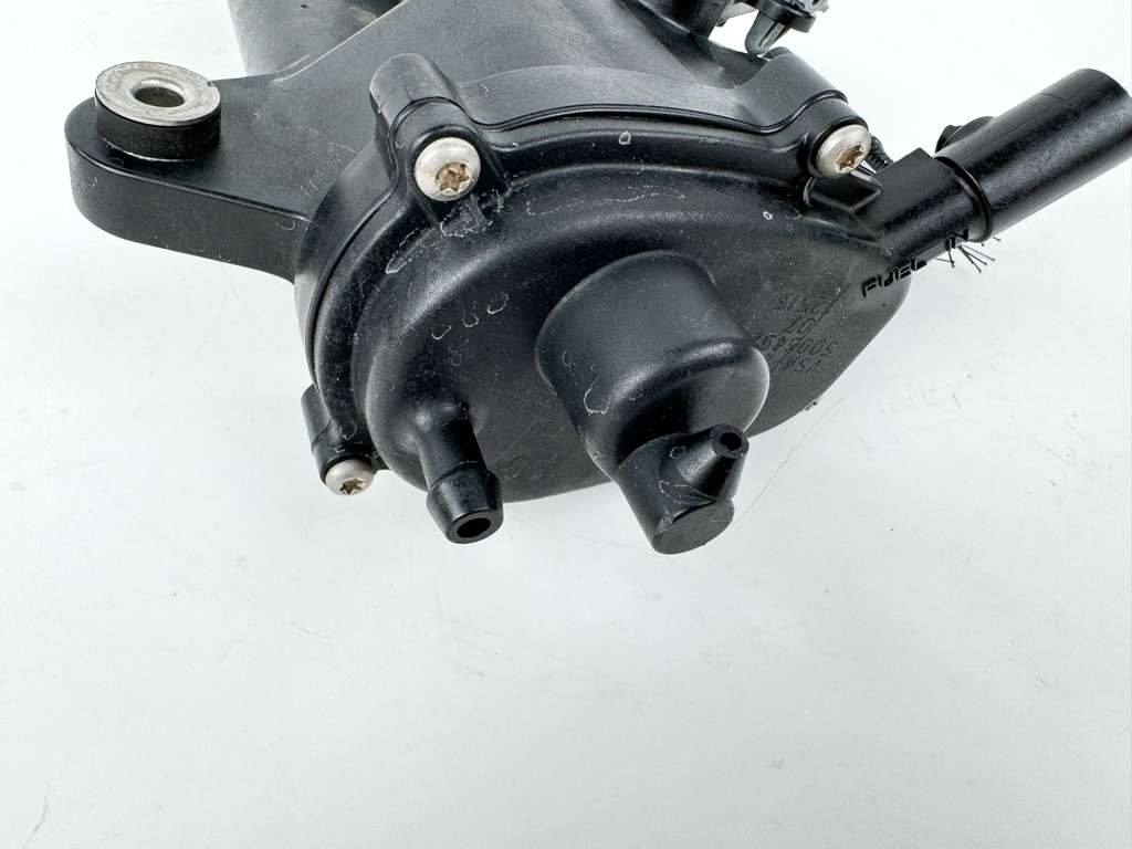 2015 Evinrude 30 HP 2 Stroke Outboard Vapor Separator Tank VST 5007896 OEM