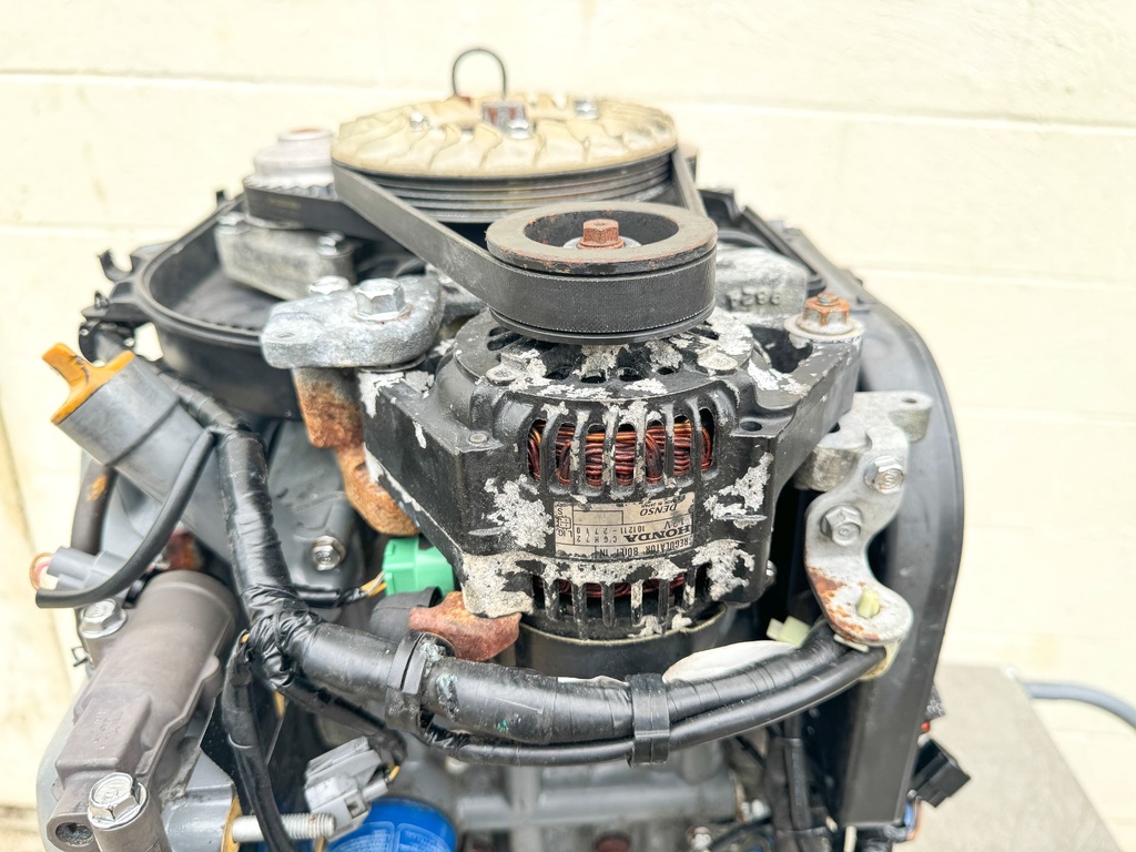 2000 Honda 130 HP 4 Stroke Outboard Powerhead 12000-ZW5-020ZA OEM