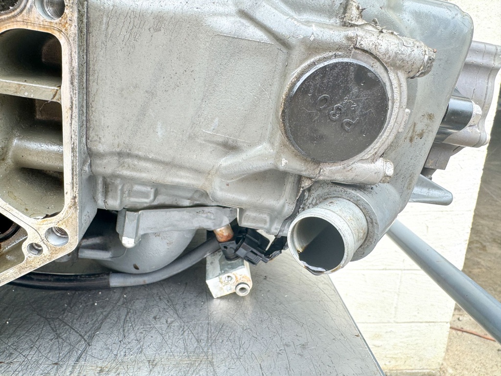 2000 Honda 130 HP 4 Stroke Outboard Powerhead 12000-ZW5-020ZA OEM