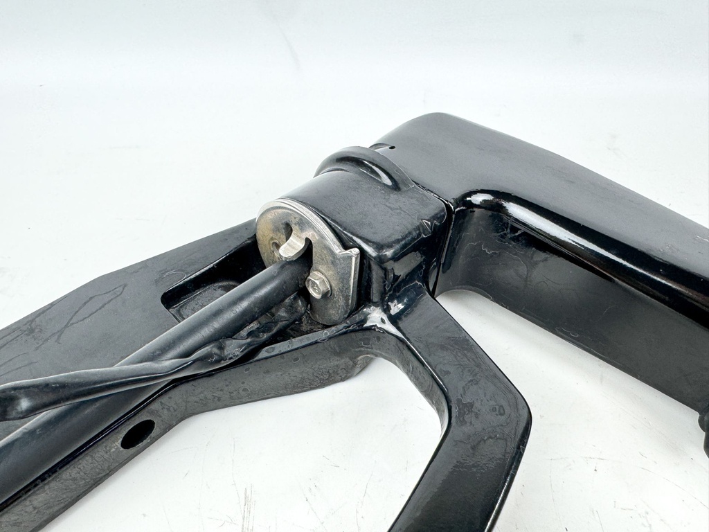 Mercury 25HP 2 Stroke Outboard Tiller Handle Assembly W/ Bracket 822841F