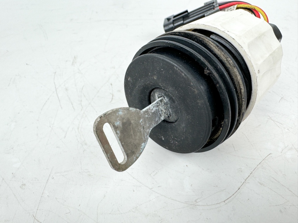 Mercury Marine Outboard Ignition Key Switch Assembly W/ Key 87-892336A01