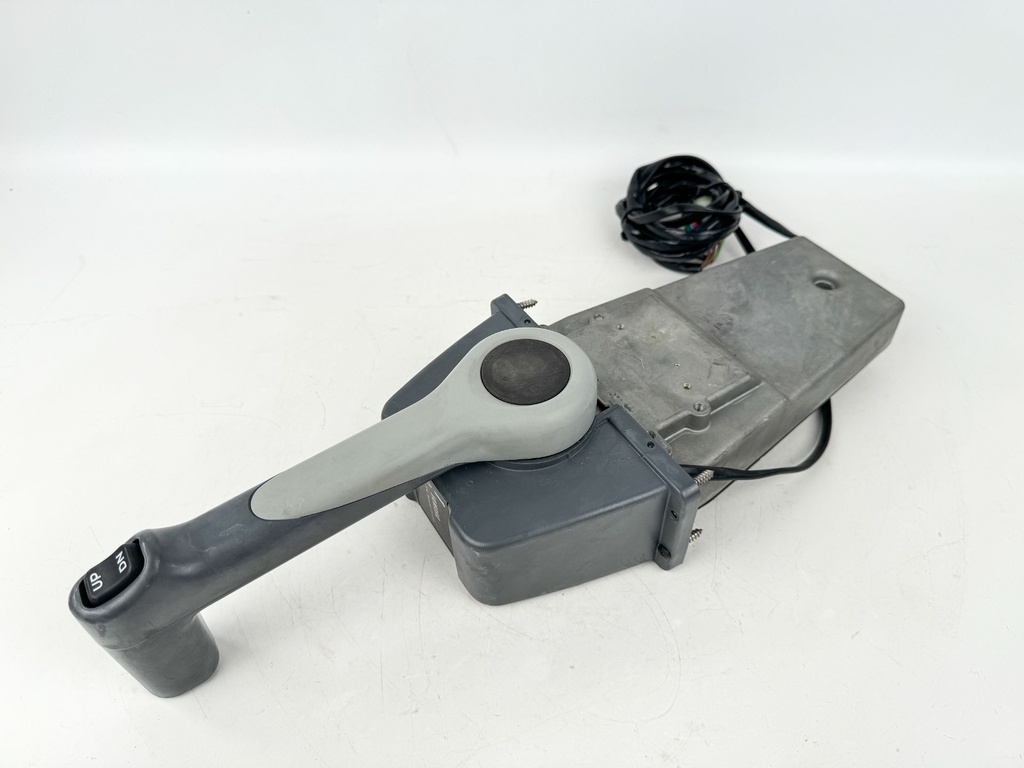Yamaha 704 Top Mount Binnacle Control Box With Trim Tilt Button - Good Condition