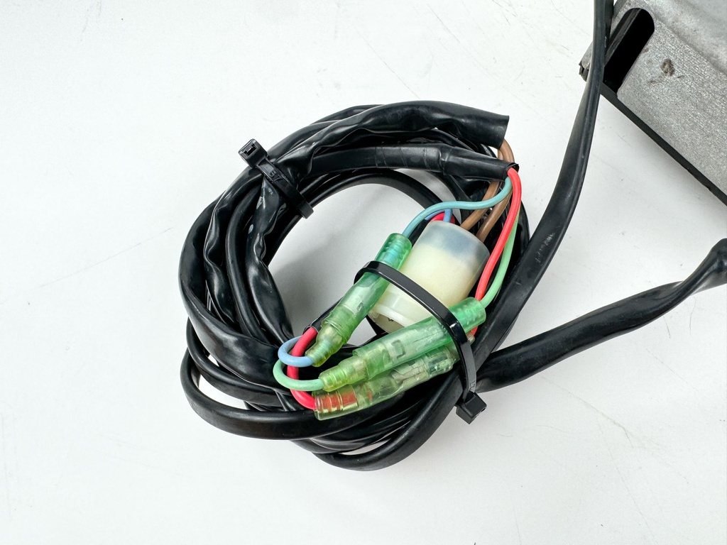 Yamaha 704 Top Mount Binnacle Control Box With Trim Tilt Button - Good Condition