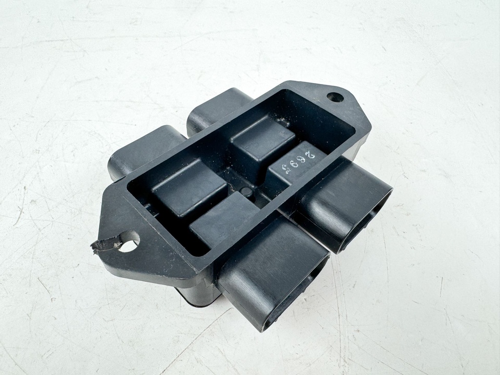 SmartCraft Mercury 4-Way Junction Box 878492A14 Mount Broken