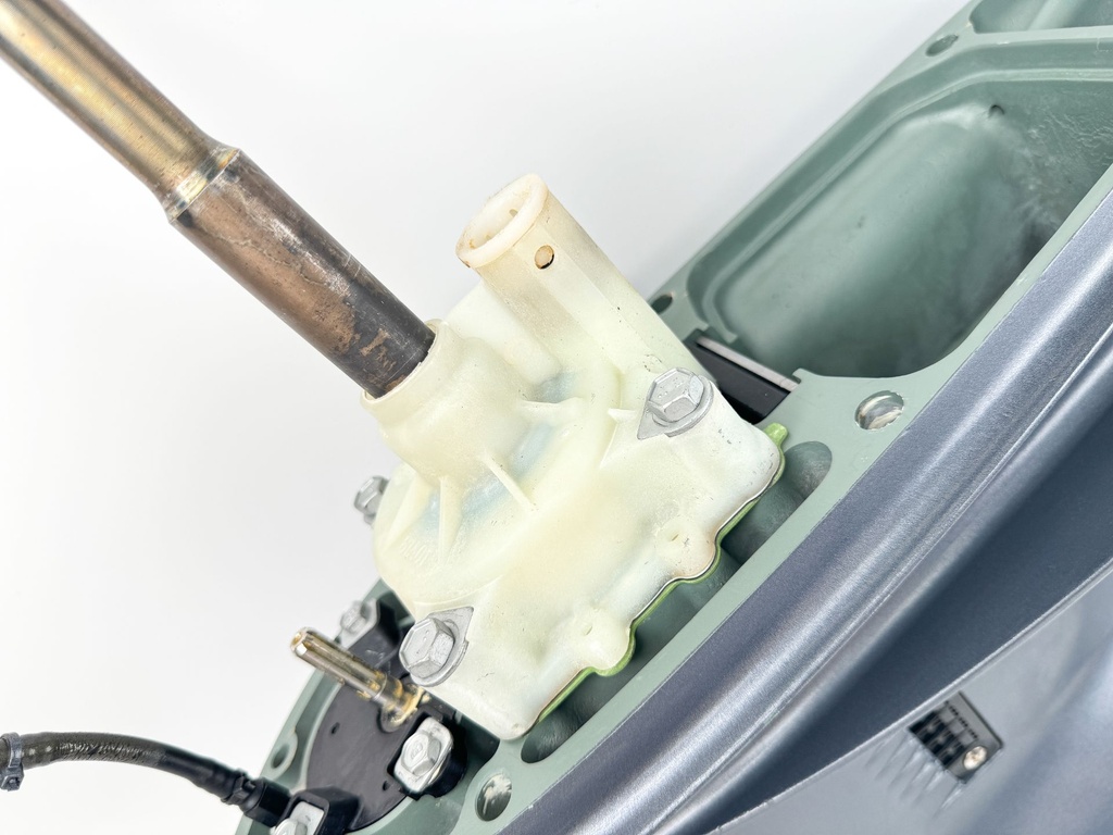 2000-2015  Yamaha 115HP 4 Stroke Outboard 20" Lower Unit Gear Case 68V-45300-12-8D