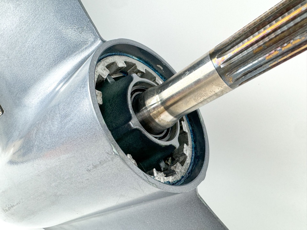 2000-2015  Yamaha 115HP 4 Stroke Outboard 20" Lower Unit Gear Case 68V-45300-12-8D