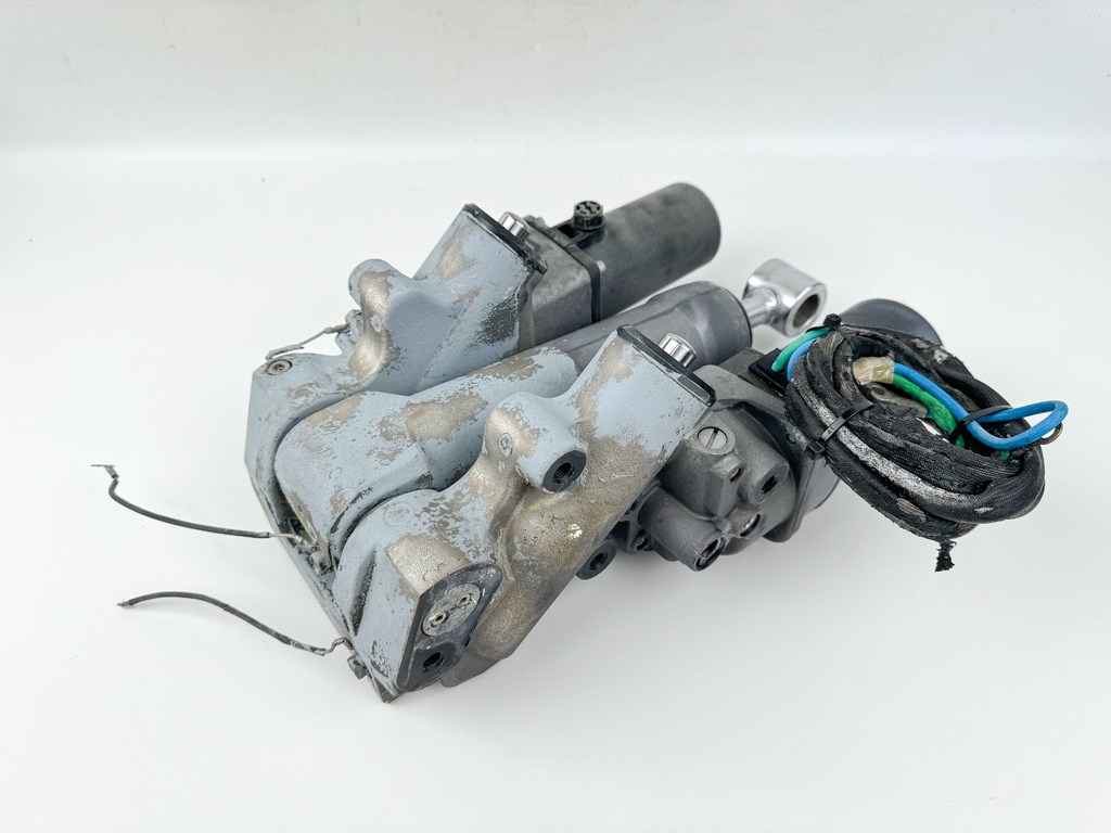 Yamaha V8 F 300 350 HP Outboard Power Trim Tilt Unit 6AW-43800-05-00