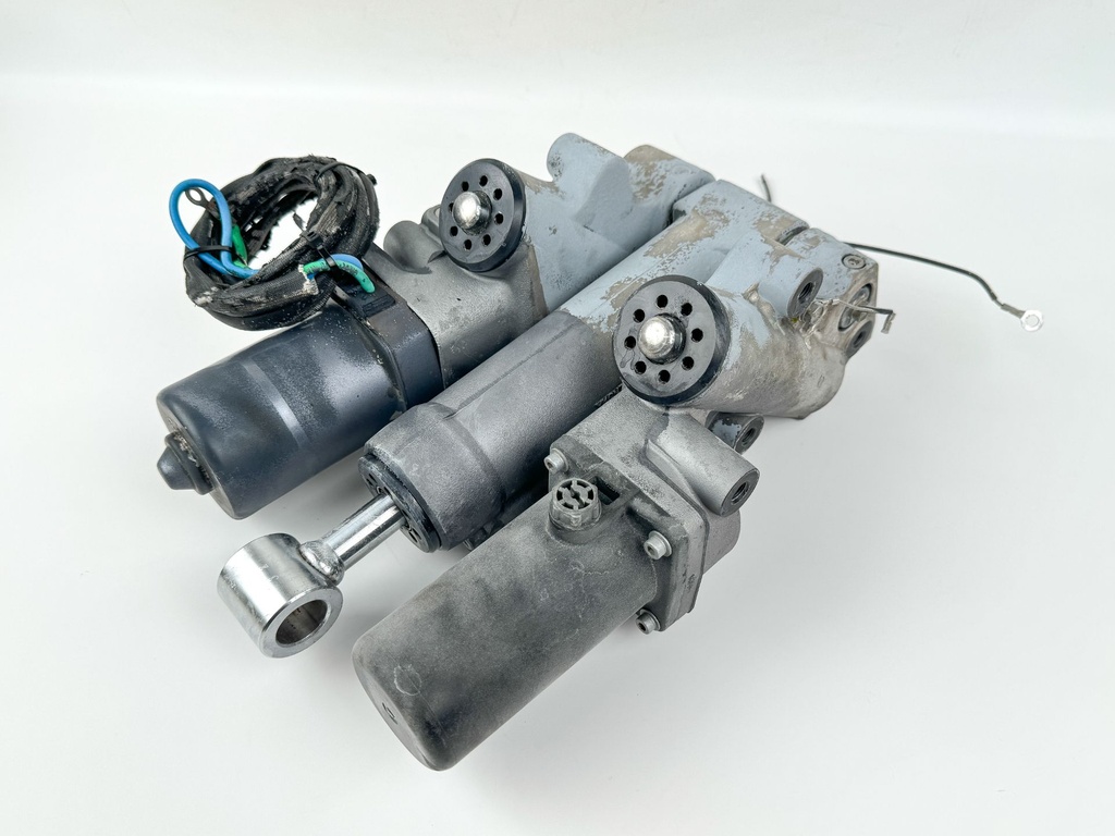 Yamaha V8 F 300 350 HP Outboard Power Trim Tilt Unit 6AW-43800-05-00