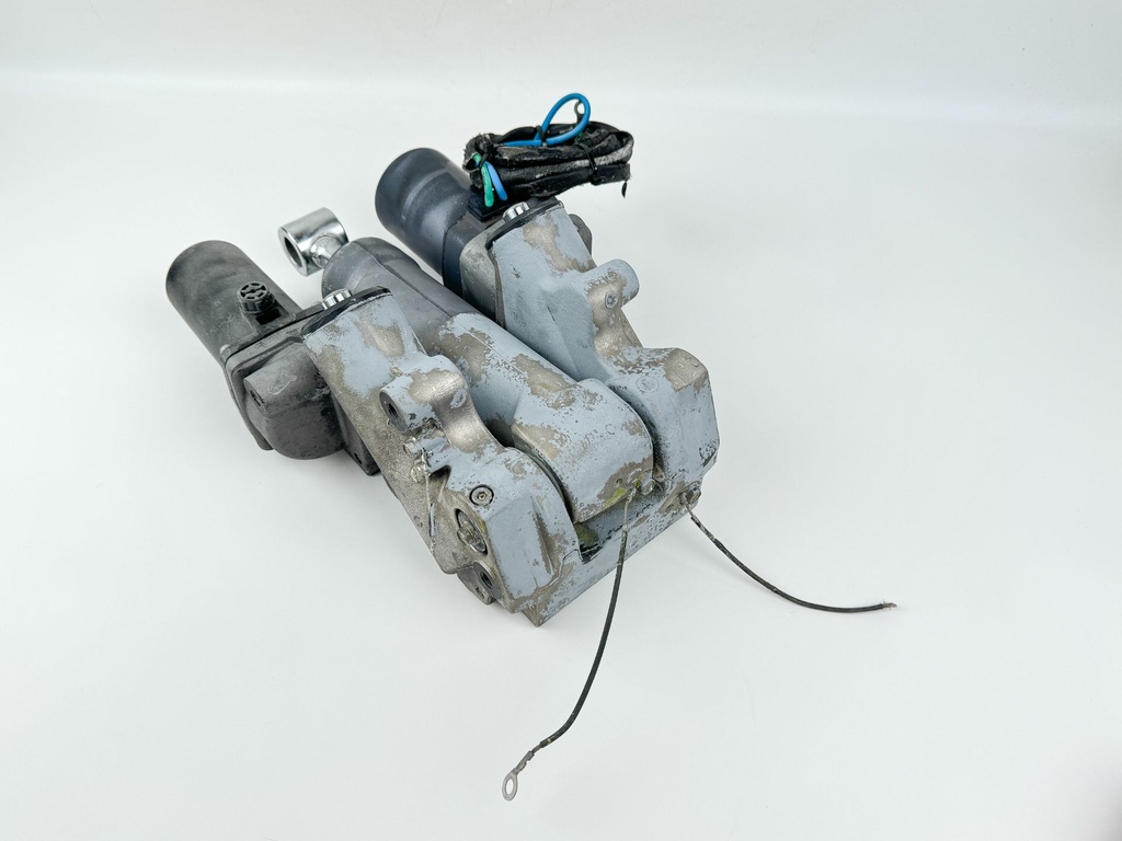 Yamaha V8 F 300 350 HP Outboard Power Trim Tilt Unit 6AW-43800-05-00