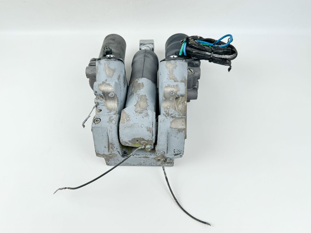Yamaha V8 F 300 350 HP Outboard Power Trim Tilt Unit 6AW-43800-05-00