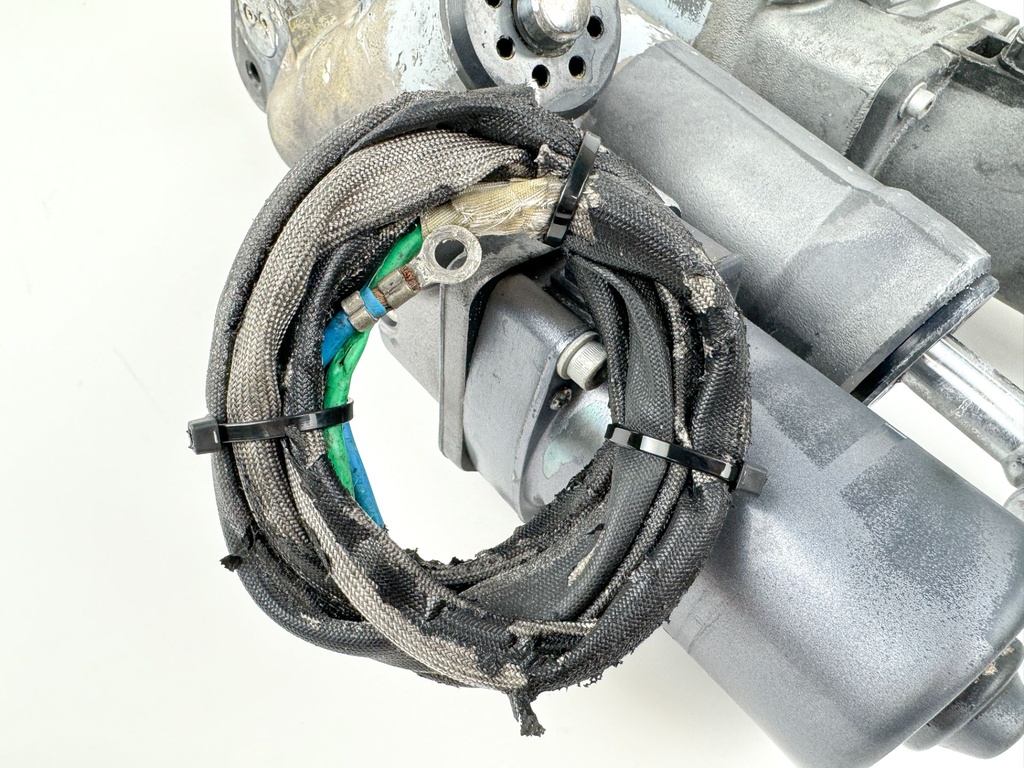 Yamaha V8 F 300 350 HP Outboard Power Trim Tilt Unit 6AW-43800-05-00