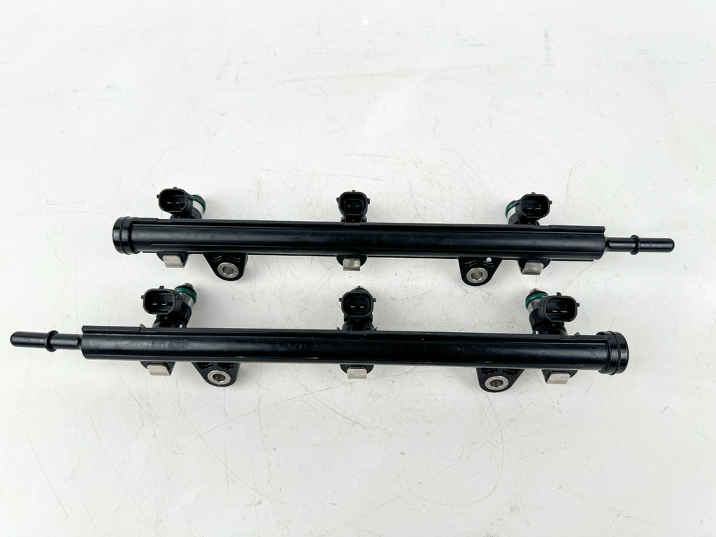 2016 Yamaha 250 HP 4 Stroke Outboard Fuel Injector Set W/ Rail 6AW-13761-00-00 OEM