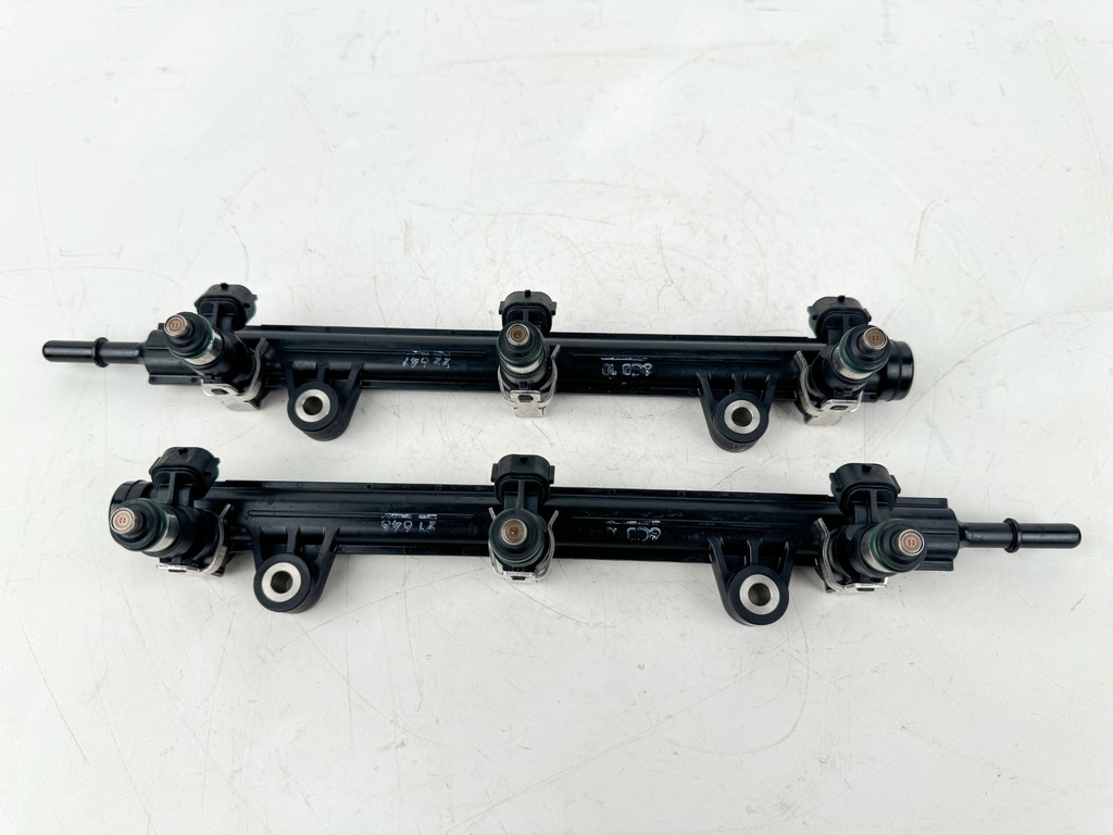 2016 Yamaha 250 HP 4 Stroke Outboard Fuel Injector Set W/ Rail 6AW-13761-00-00 OEM