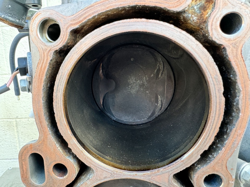 2016 Yamaha 250 HP 4 Stroke VMAX Outboard Crankcase Short Block Assembly 6CB-15100-10-00 OEM