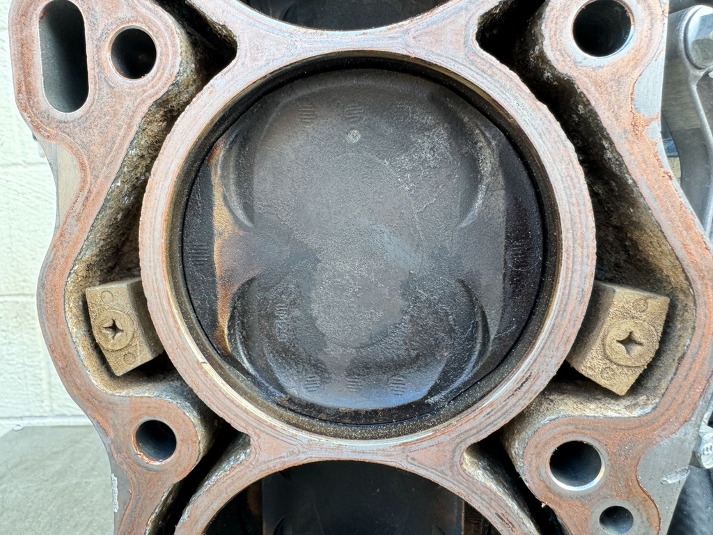 2016 Yamaha 250 HP 4 Stroke VMAX Outboard Crankcase Short Block Assembly 6CB-15100-10-00 OEM