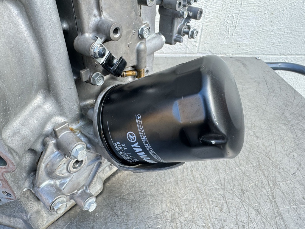 2016 Yamaha 250 HP 4 Stroke VMAX Outboard Crankcase Short Block Assembly 6CB-15100-10-00 OEM