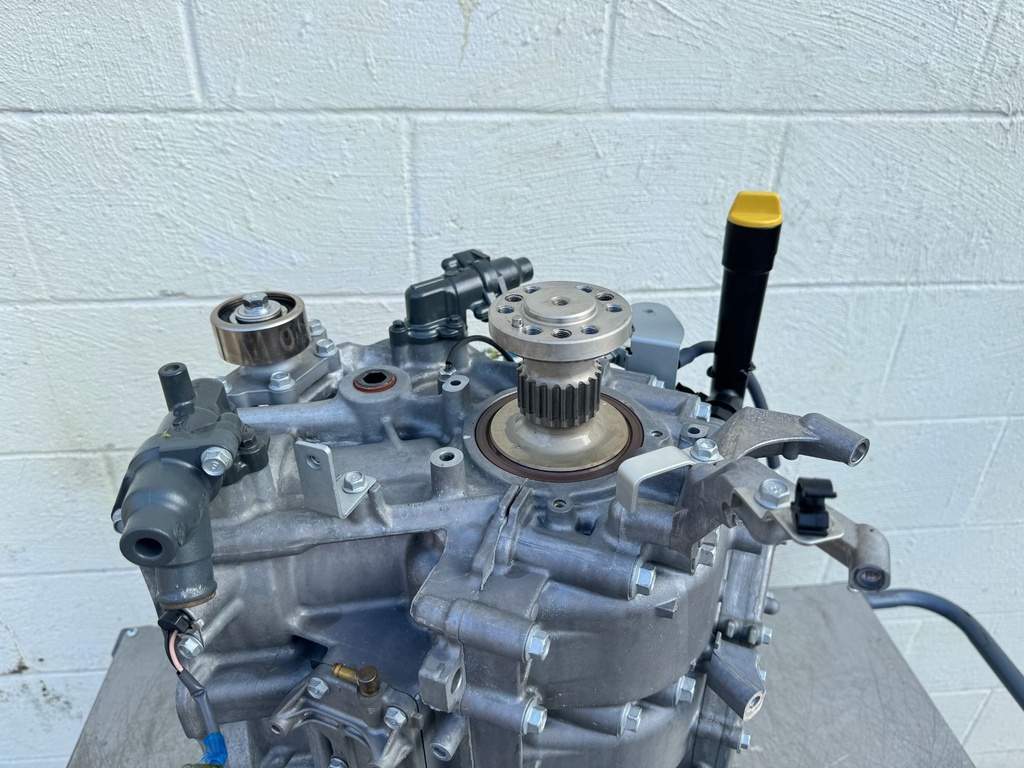 2016 Yamaha 250 HP 4 Stroke VMAX Outboard Crankcase Short Block Assembly 6CB-15100-10-00 OEM