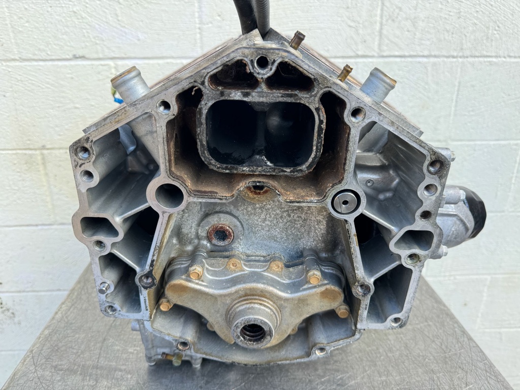 2016 Yamaha 250 HP 4 Stroke VMAX Outboard Crankcase Short Block Assembly 6CB-15100-10-00 OEM