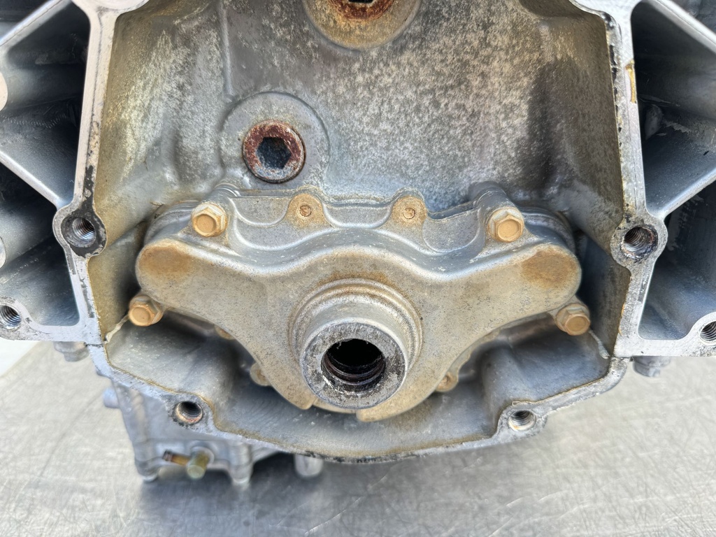 2016 Yamaha 250 HP 4 Stroke VMAX Outboard Crankcase Short Block Assembly 6CB-15100-10-00 OEM