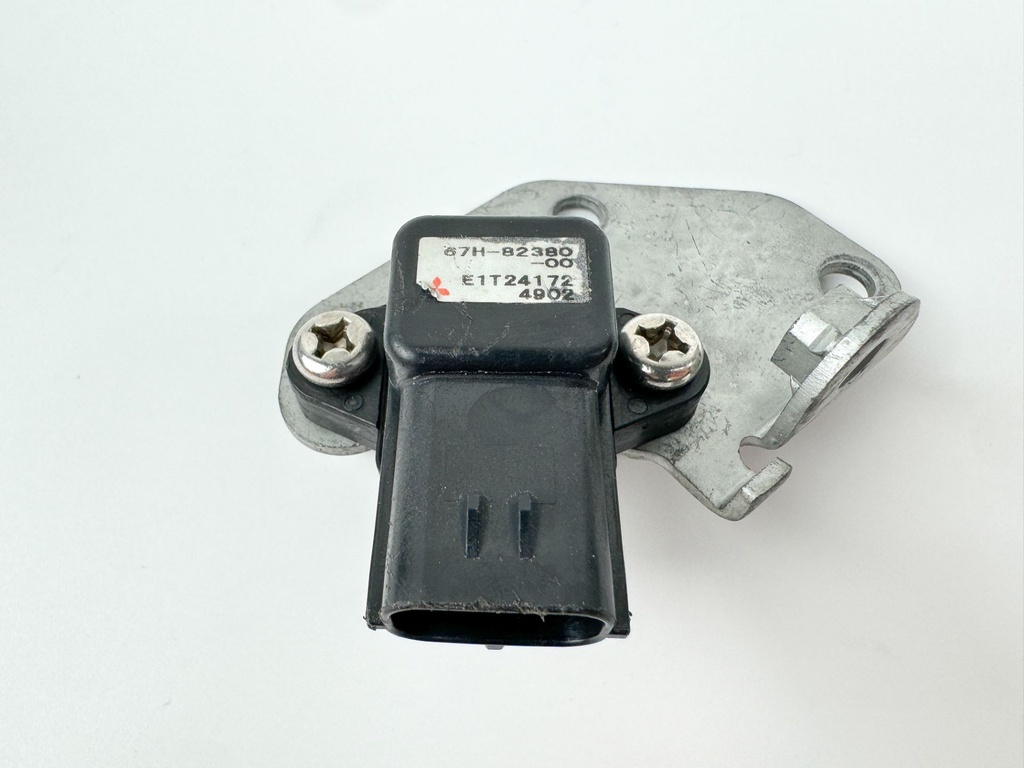 2005 Yamaha 250 HP 2 Stroke Outboard MAP Pressure Sensor 67H-82380-00-00 OEM